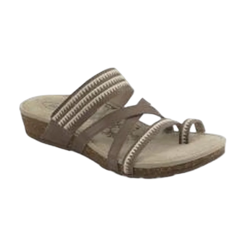 Men's sandals in a neutral color like black or brownMen's sandals in a neutral color like black or brownParis