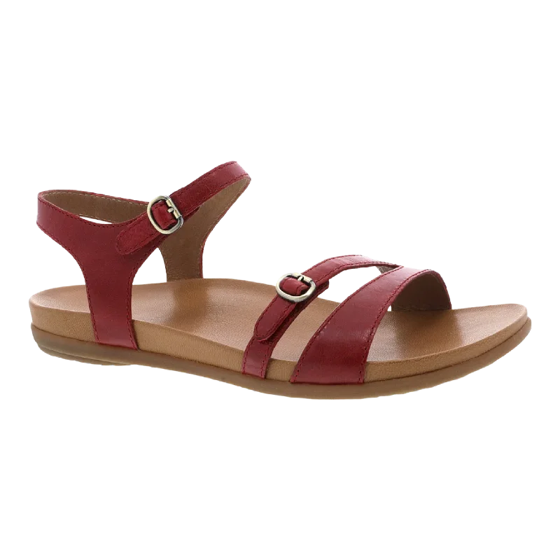 Men's sandals with a contrast stitching detailMen's sandals with a contrast stitching detailJanelle