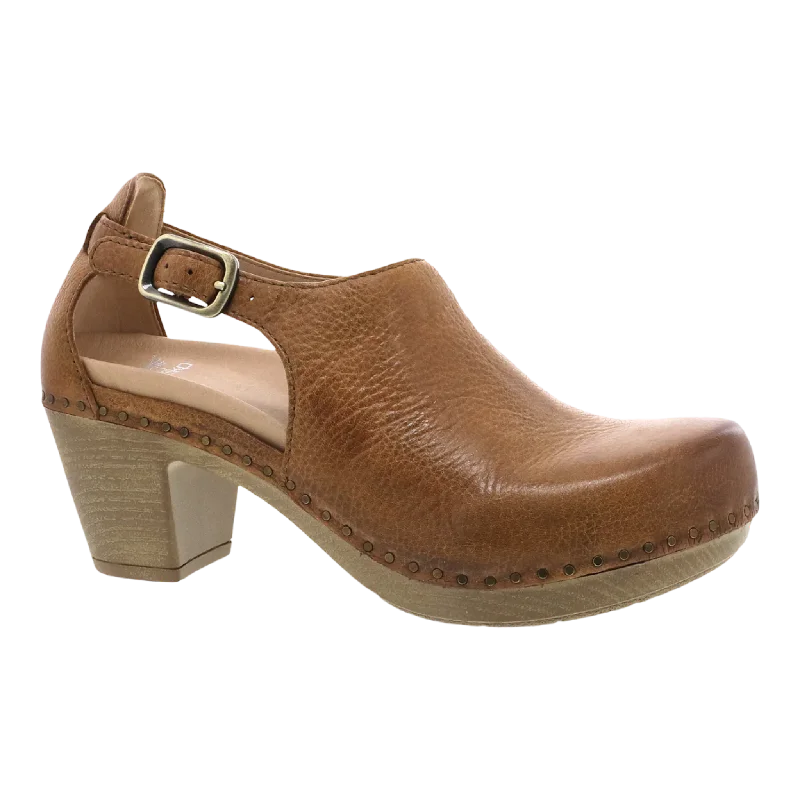 Men's leather sandals with an adjustable strapMen's leather sandals with an adjustable strapSassy