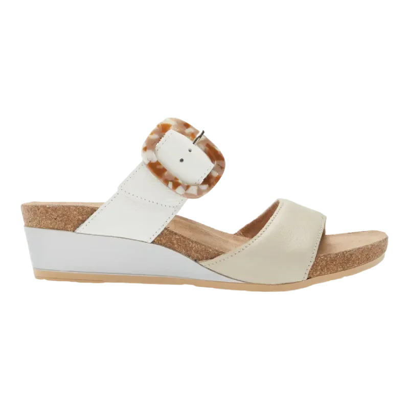 Men's sandals in a neutral color like black or brownMen's sandals in a neutral color like black or brownKingdom