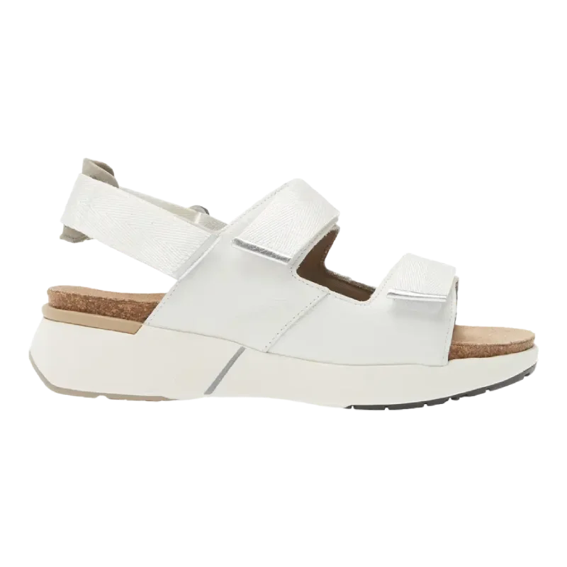 Men's sandals with a perforated leather upper for ventilationMen's sandals with a perforated leather upper for ventilationOdyssey