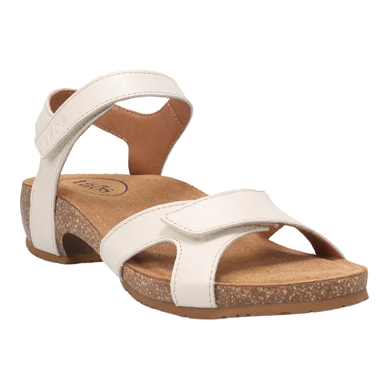 Men's sandals in a neutral color like black or brownMen's sandals in a neutral color like black or brownLocke