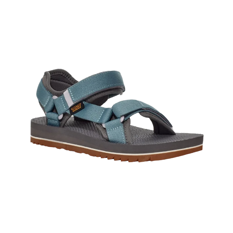 Men's sandals with a decorative buckle or charmMen's sandals with a decorative buckle or charmWomen's Universal Trail