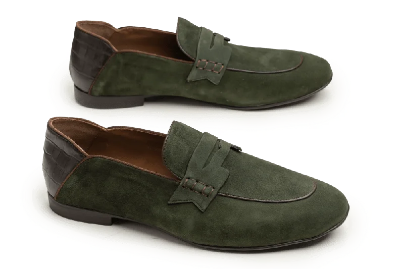 Men's loafers with a rubber sole for durabilityMen's loafers with a rubber sole for durabilityLOGO 1017 GRN