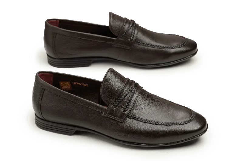 Men's loafers with a perforated leather upper for ventilationMen's loafers with a perforated leather upper for ventilationLOGO 1029 BRM