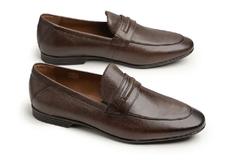 Men's loafers with a smooth leather finishMen's loafers with a smooth leather finishLOGO 1045 BRM