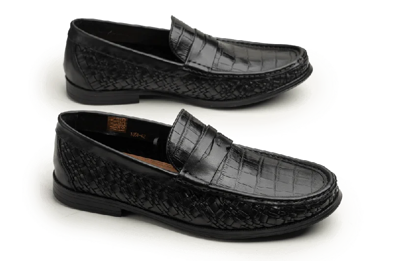 Men's loafers with a tassel front for a classic lookMen's loafers with a tassel front for a classic lookLOGO 1051 BKW