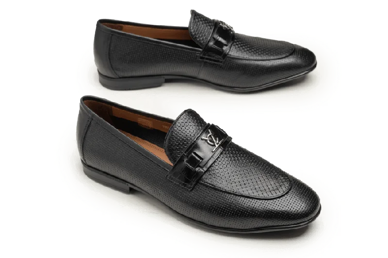 Men's loafers with a perforated leather upper for ventilationMen's loafers with a perforated leather upper for ventilationLOGO 1085 BKJ