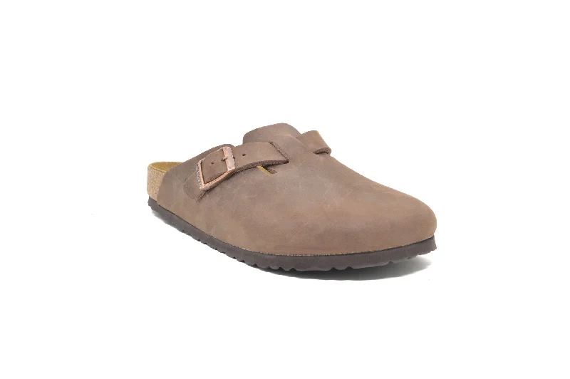 Men's sandals with a rubber sole for tractionMen's sandals with a rubber sole for tractionBIRKENSTOCK Boston