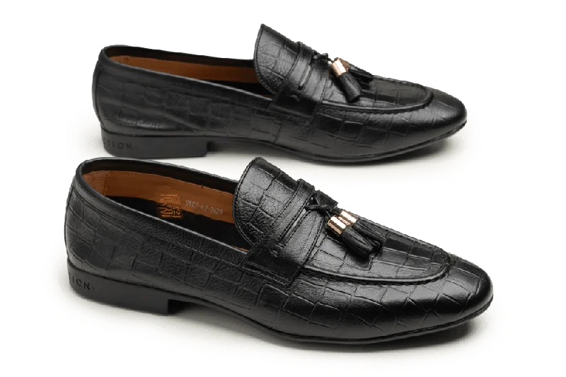 Men's loafers with a tassel front for a classic lookMen's loafers with a tassel front for a classic lookLOGO 9103 BKA