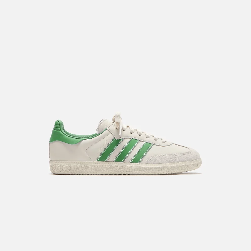 Men's lightweight sneakers for traveladidas Humanrace Samba - Preloved Green / Alumina / Alumina