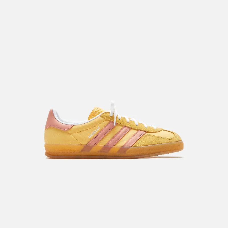 Men's retro - inspired basketball sneakers with a high - top designadidas WMNS Gazelle Indoor - Semi Spark / Clay