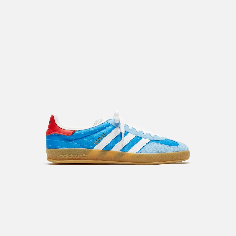 Men's athletic sneakers with a quick - dry liningadidas Gazelle Indoor - Bright Blue / White / Gum 3