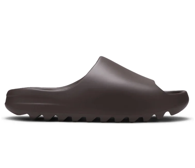 Men's low - profile tennis sneakers for a sleek lookAdidas Yeezy Slide (Soot)