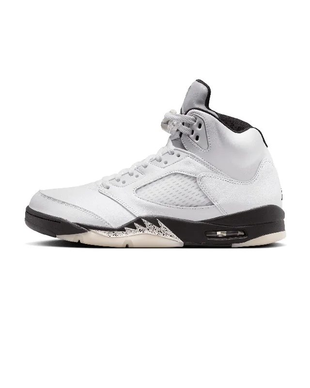 Men's affordable yet stylish sneakers for everyday wearAir Jordan 5 Retro - White / Black / Metallic Silver