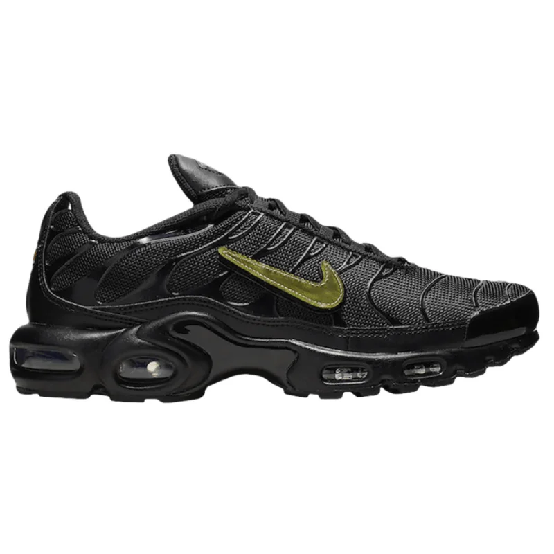 Men's chunky - sole sneakers for a trendy lookMen’s Nike Air Max Plus ‘Black/University Red-Volt’ (Switch)