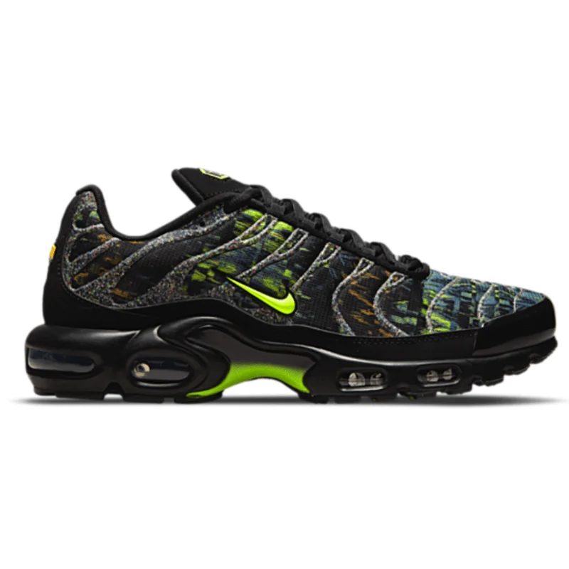 Men's sneaker boots with a mid - ankle heightMen’s Nike Air Max Plus TN ‘Black/Camo Green’