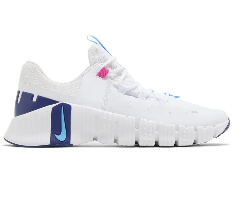 Men's wide - width sneakers for a comfortable fitMen’s Nike Free Metcon 5 (White/Aquarius Blue)