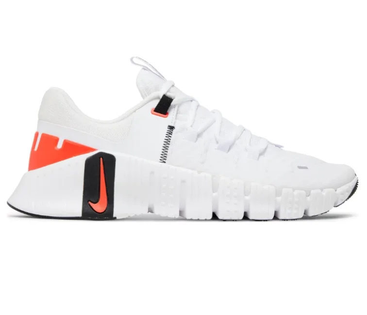 Men's black canvas sneakers with a red soleMen's Nike Free Metcon 5 (White/Bright Crimson)