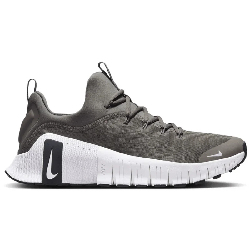 Men's casual leather sneakers with a distressed finishMens Nike Free Metcon 6 ‘Flat Pewter’