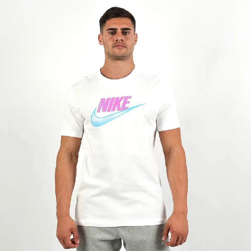 Men's classic - style sneakers with a modern twistNike Box Logo Graphic T-Shirt (Blue/Purple)