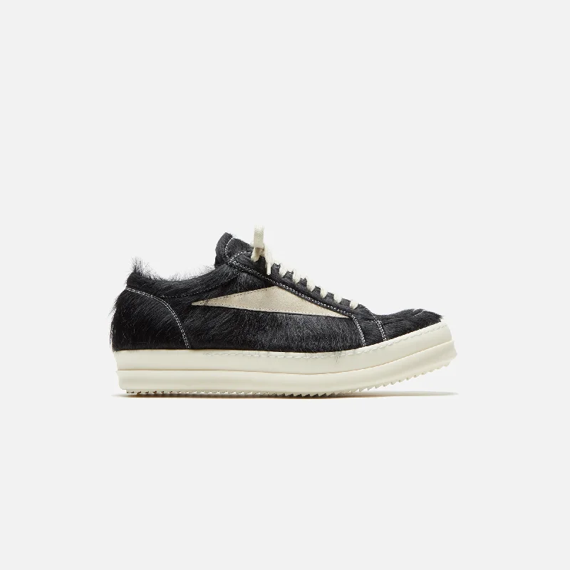 Men's tennis sneakers with a non - slip outsoleRick Owens Vintage Sneakers - Black / Milk / Milk Scarpe in Pelliccia