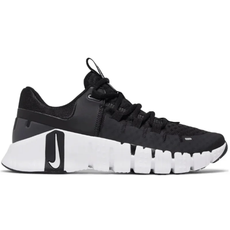 Men's waterproof sneakers for rainy daysWomens Nike Free Metcon 5 ‘Black/White’