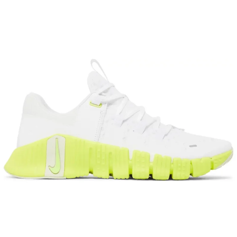 Men's retro - style sneakers inspired by the 80sWomen's Nike Metcon 5 'White/Lime Blast'